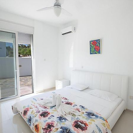 Villa Protara Chrysos - Beautiful 5 Bedroom Protaras Villa - Walking Distance To Fig Tree Bay Eksteriør bilde
